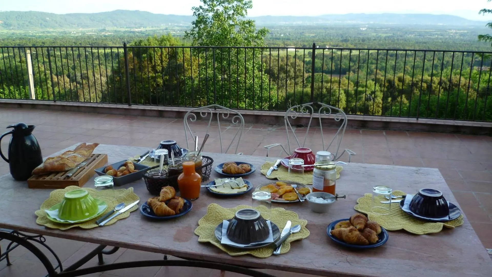 Bed And Breakfast La Maison De Nathalie Les Mayons France